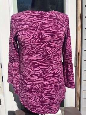 NWT Elle Pink/Burgundy Zebra XSmall